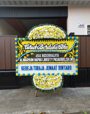 Papan Bunga Duka di Tambang