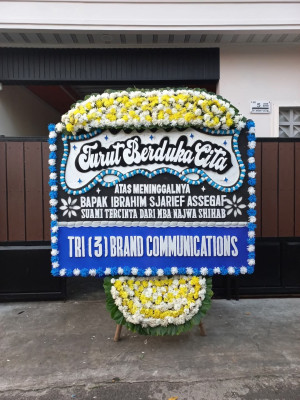 Papan Bunga Duka di Tambang